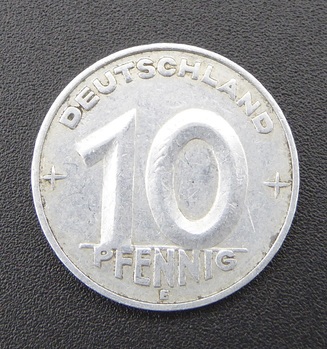 10 DDR-Pfennig 1953 E Wertseite